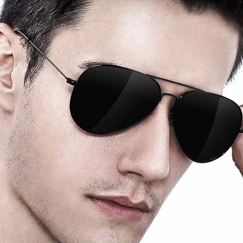 AVIATOR TOTAL BLACK